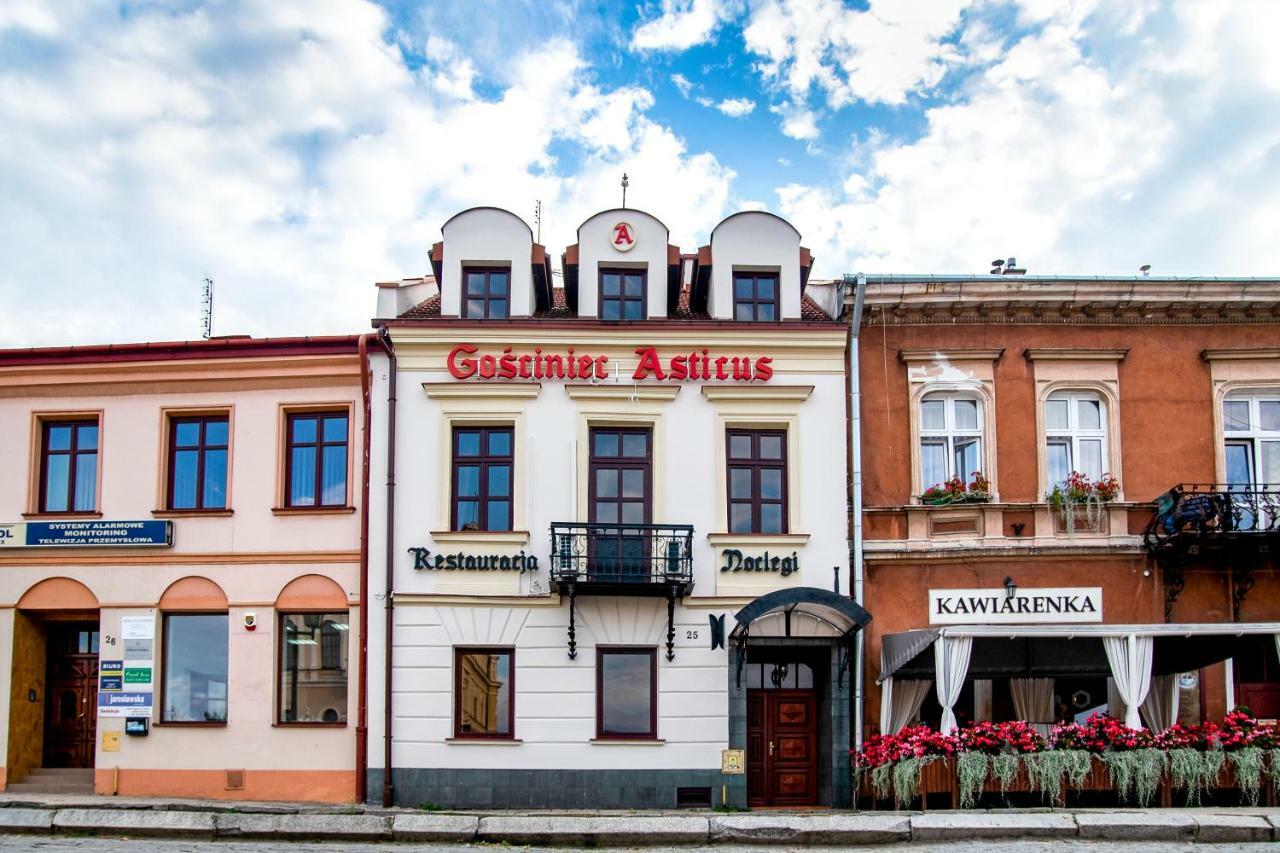 Gościniec Asticus Jarosław Exterior foto